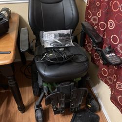 Mobility Quantum Q6 Edge 2.0 Power Wheelchair 