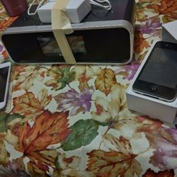 iPhone 4 , Phone Black, Unlocked, Works Great 