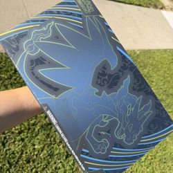 Pokemon Charizard X ex Ultra-Premium Collection