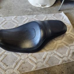 04 Harley Davidson  Dyna Lowrider step up seat