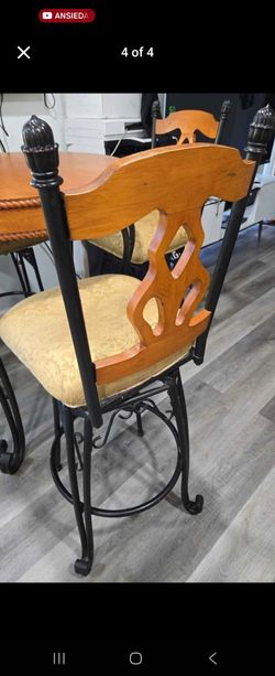 4 Seat Bar Style Table