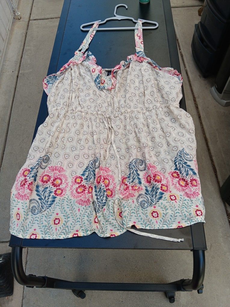 Floral Shirt With Flared Bottom