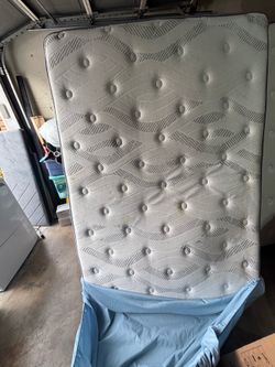 Full size mattress