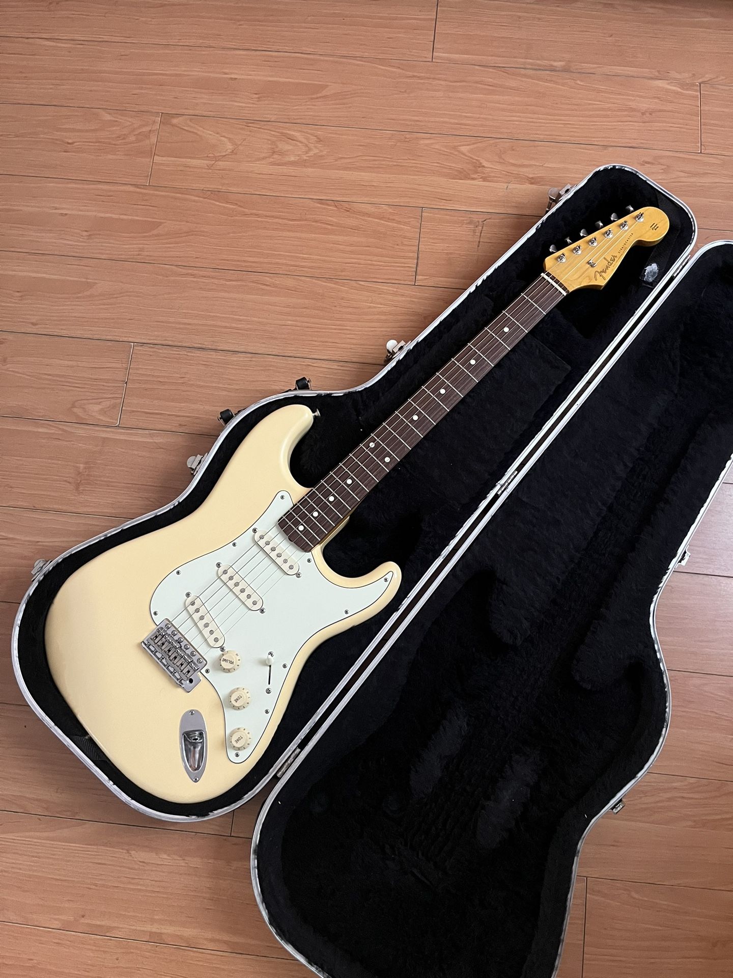Fender Special Run (Japanese market only) Traditional ‘60s Stratocaster Limited Run Vintage White