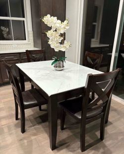 5pcs beautiful dinning table set