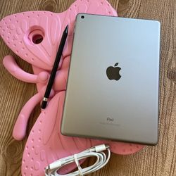 iPad 6th Generation 32GB With Pencil And Kids Case 