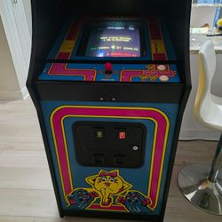 Pac-Man Arcade Machine