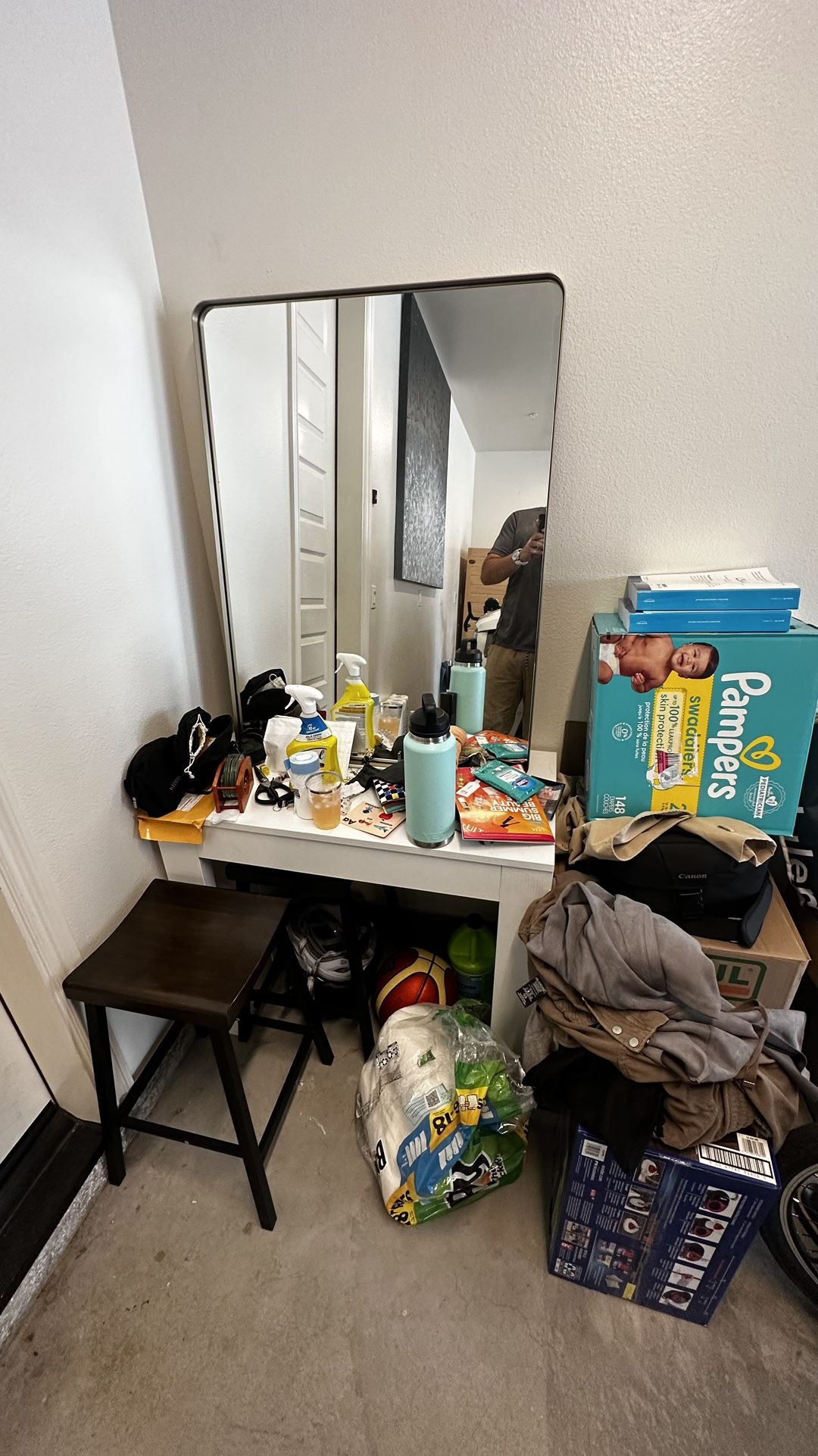 White Table / Desktop