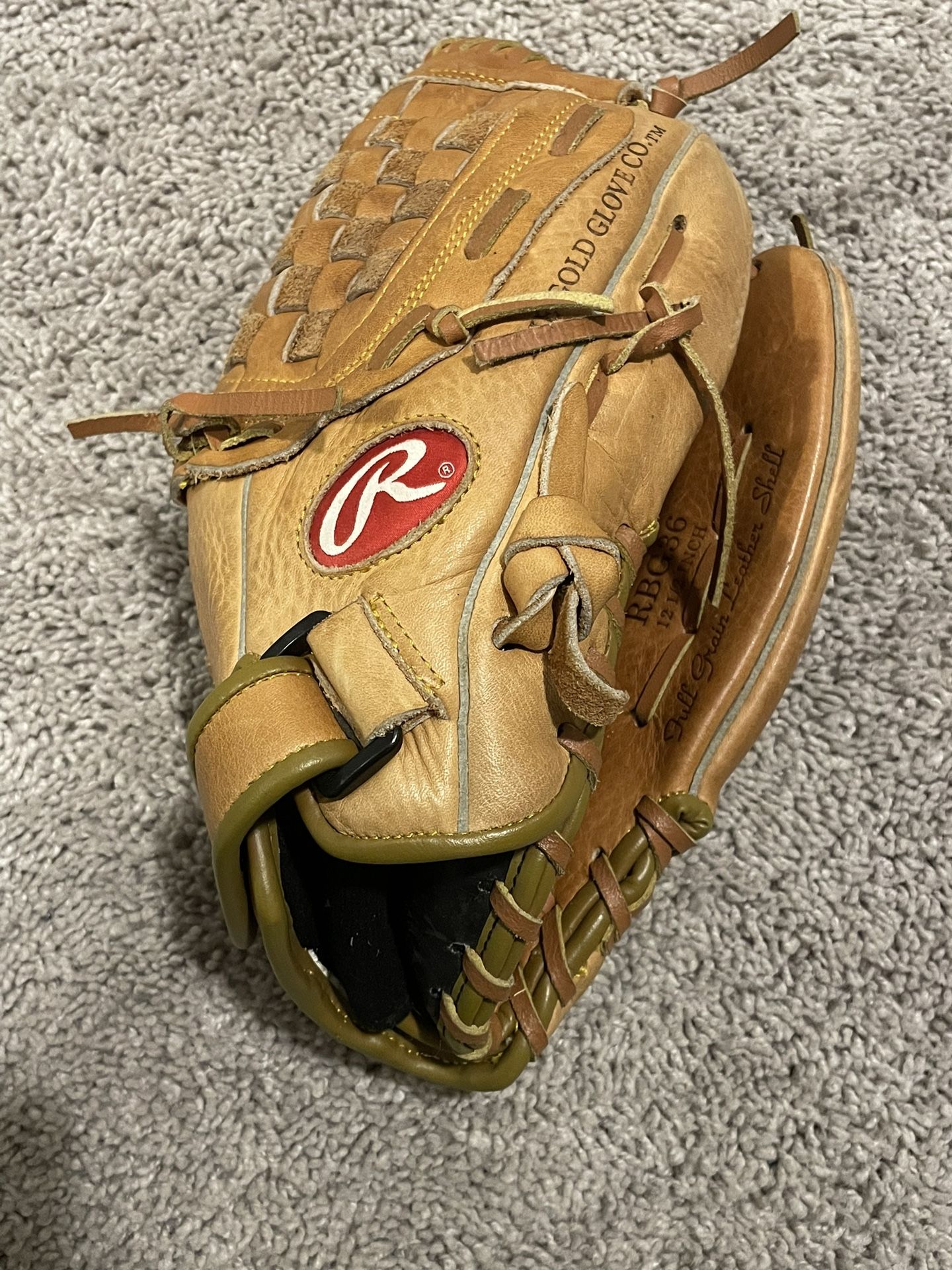 Excellent Condition Rawlings 12.5 In Pitcher/Infield/Outfield Baseball/Softball Glove