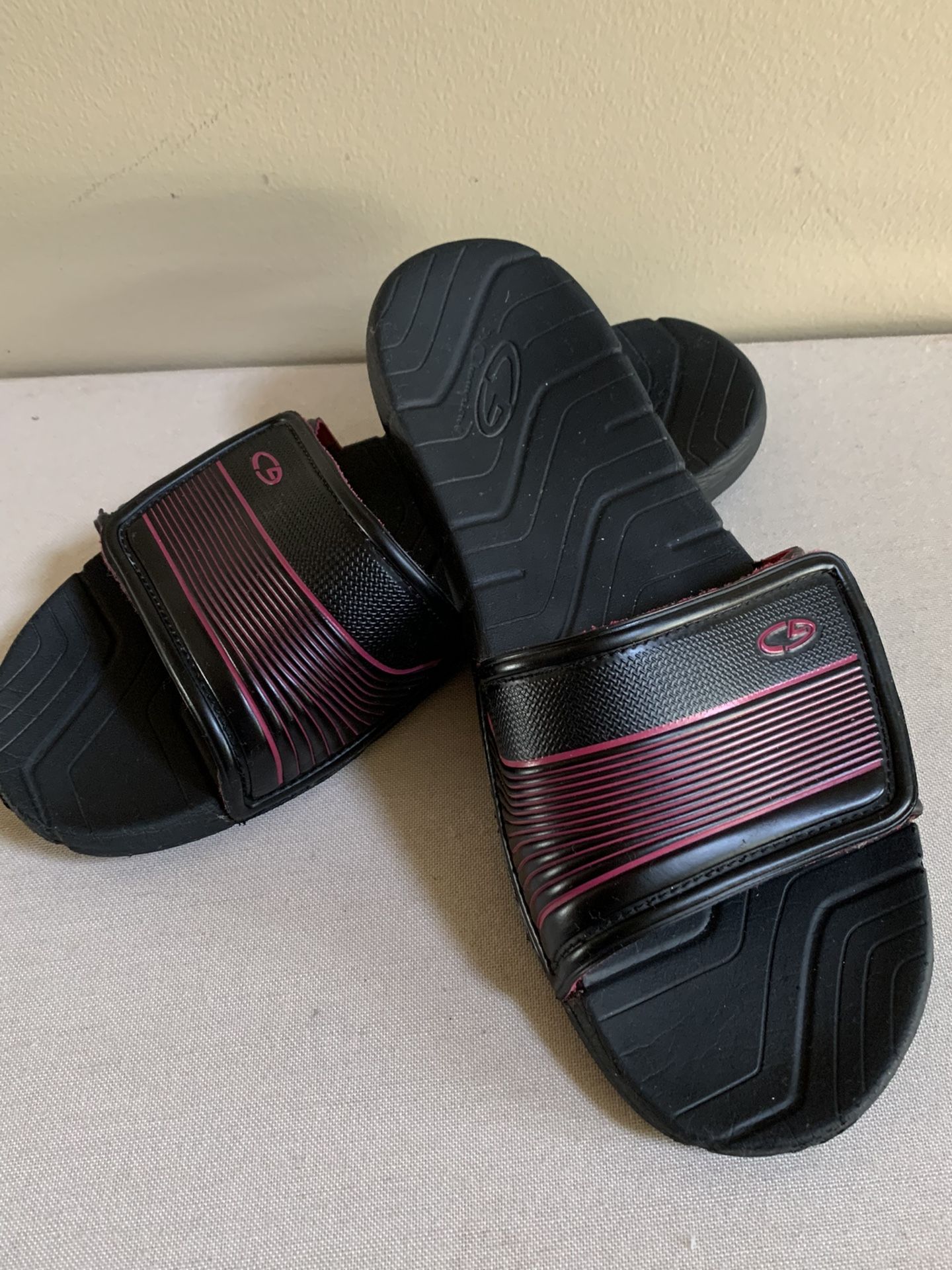 Champion Slides Women’s Size 9