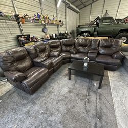 Brown Sectional *FREE DELIVERY*