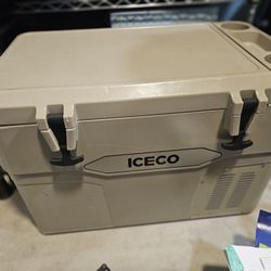 ICECO JP42 44 Quart Car Portable Fridge Freezer Camping Cooler 12V Refrigerator