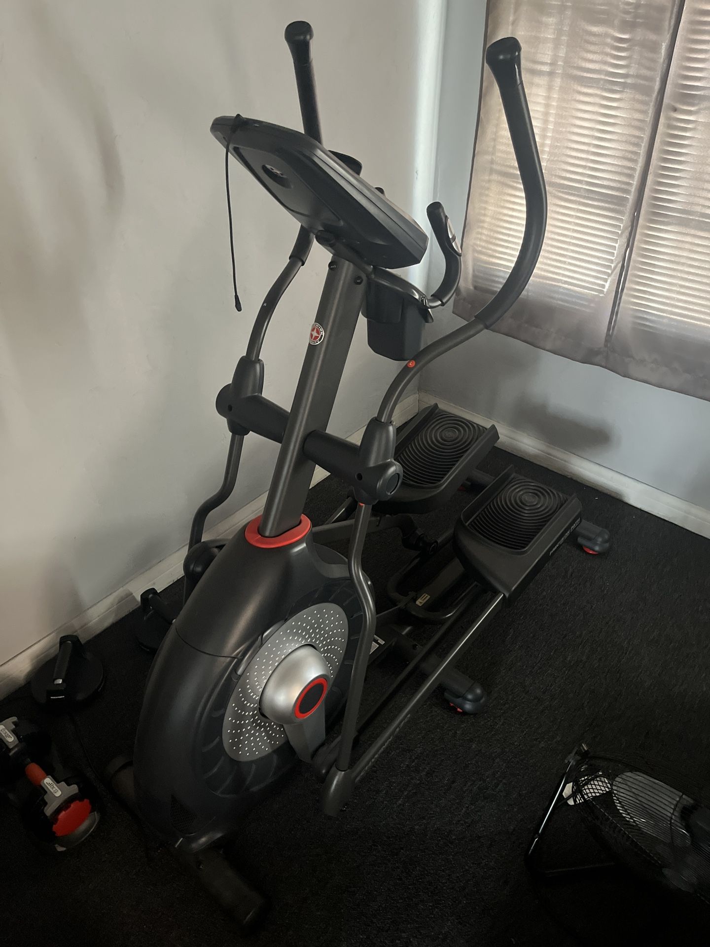 SCHWINN 470 Elliptical Machine