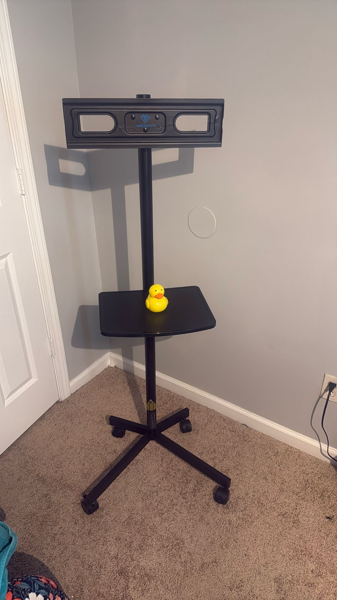Flat Screen Tv Stand With Wheels