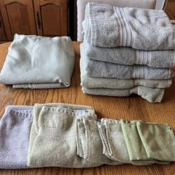 Bath Towels, Hand Towels, Wash Cloths And Shower Curtain 