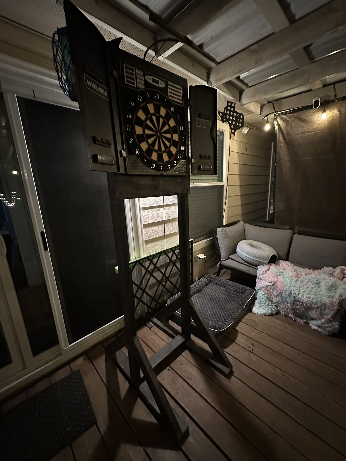 Electronic Dartboard With Stand