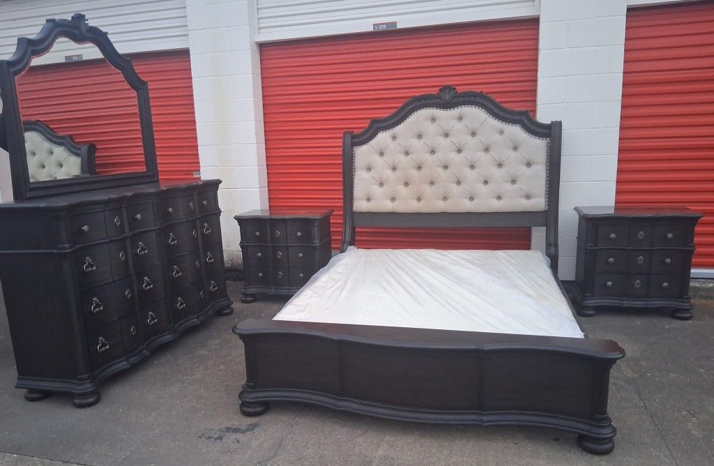 Qun Sz Bd St With Base Good Condition