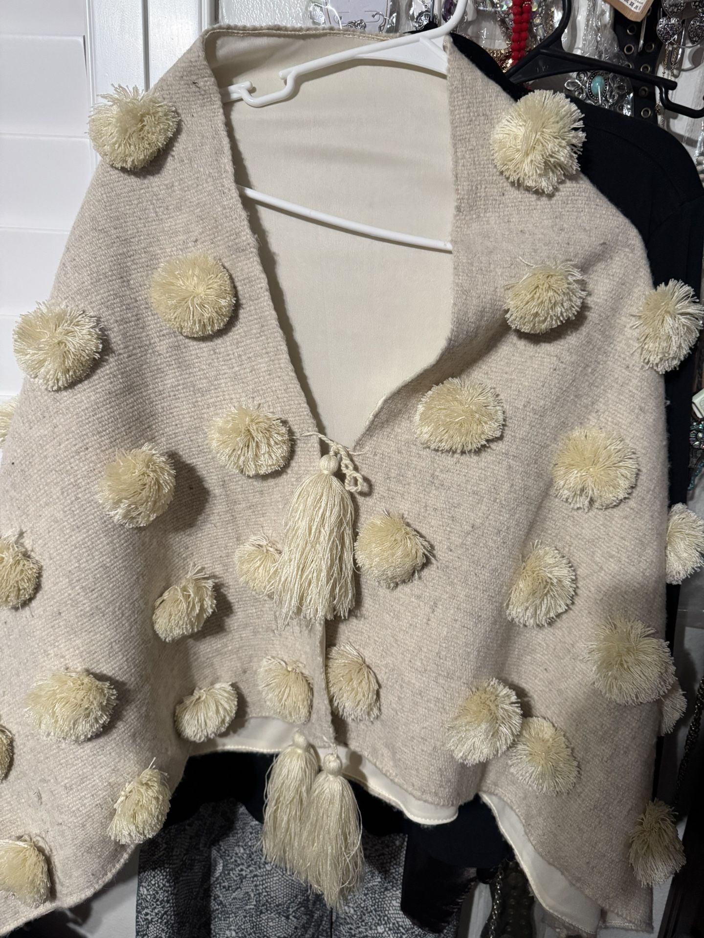 Reboso Pompom De Lana Con Forro Interior