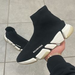 Balenciaga V2