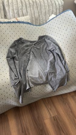GapFit Breathe Gray Athletic Top