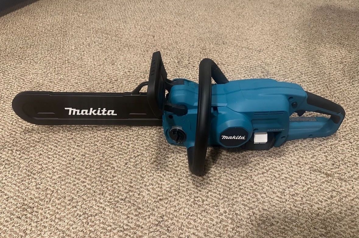 Makita Chainsaw