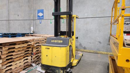 Hyster Order Picker