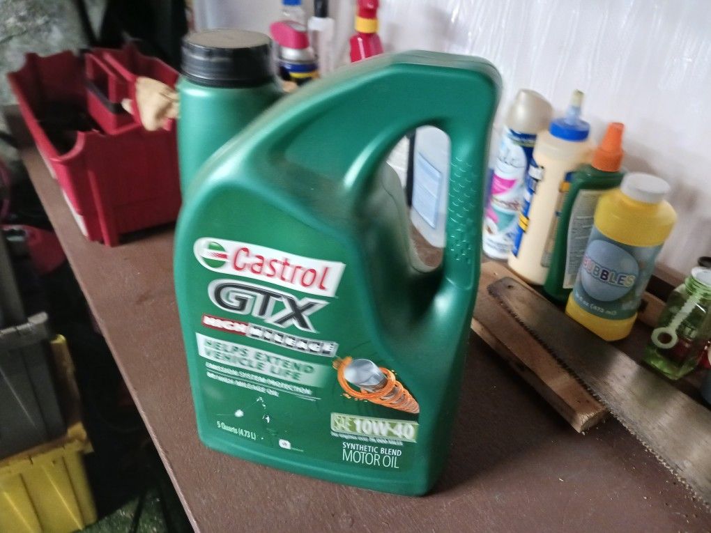 CASTROL GTX HIGH MILEASE 10 W 40 OIL