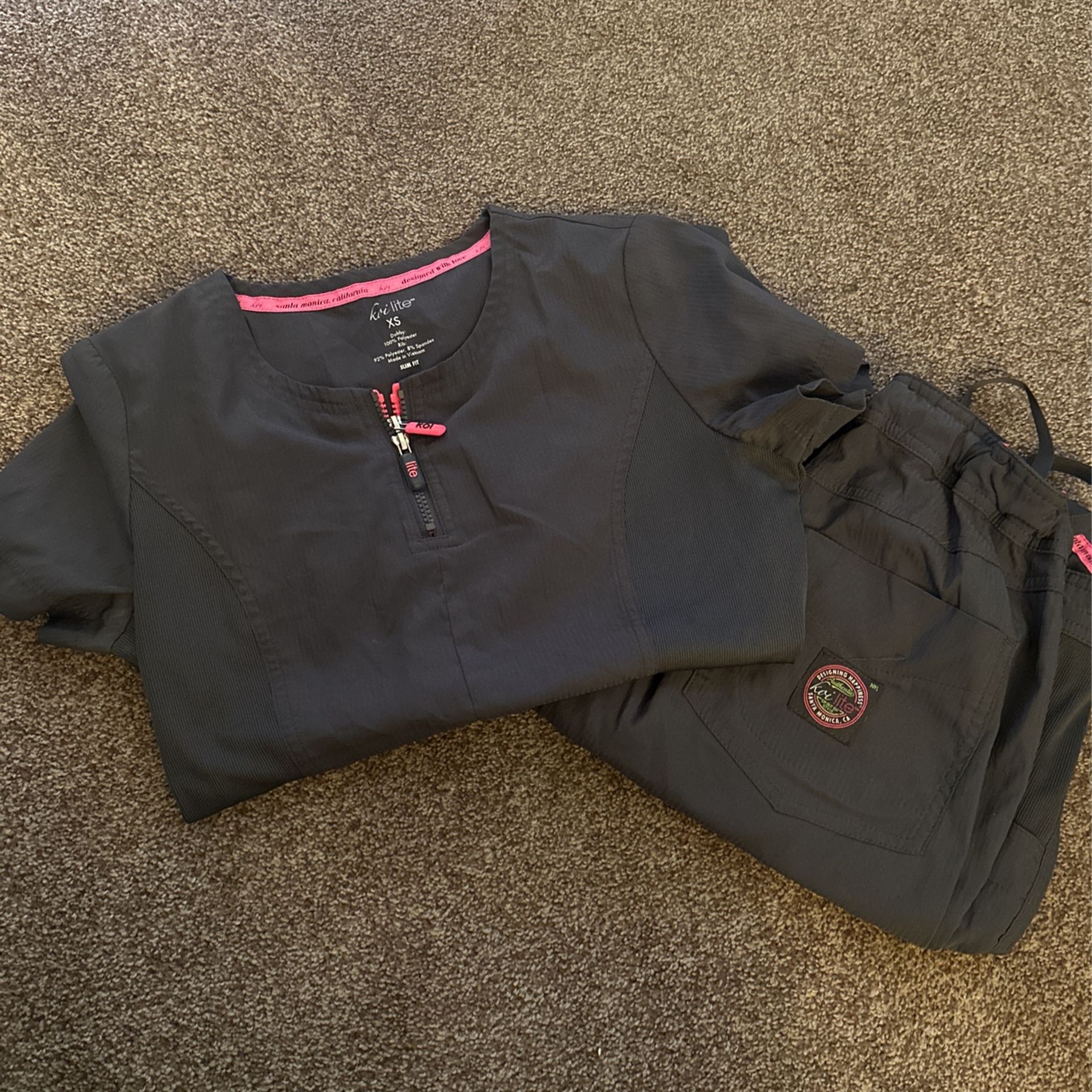 Koi Lite Scrub Set Grey