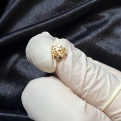 10k Nugget earing 