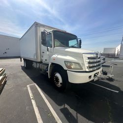 2011 Hino Box truck moving truck