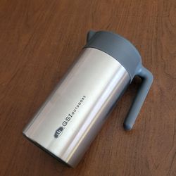 GSI Outdoors Glacier Stainless Javapress Brushed New no tags 33oz.
It is 9" tall, weight 1.5lb plus shipping materials.
GSI Outdoors Glacier Stainless