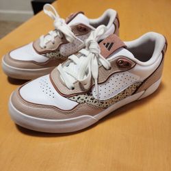 Woman's Adidas Sneakers Size 6