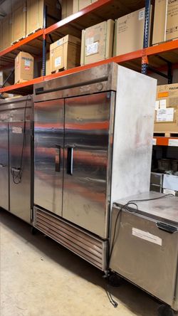 Commercial refrigerator