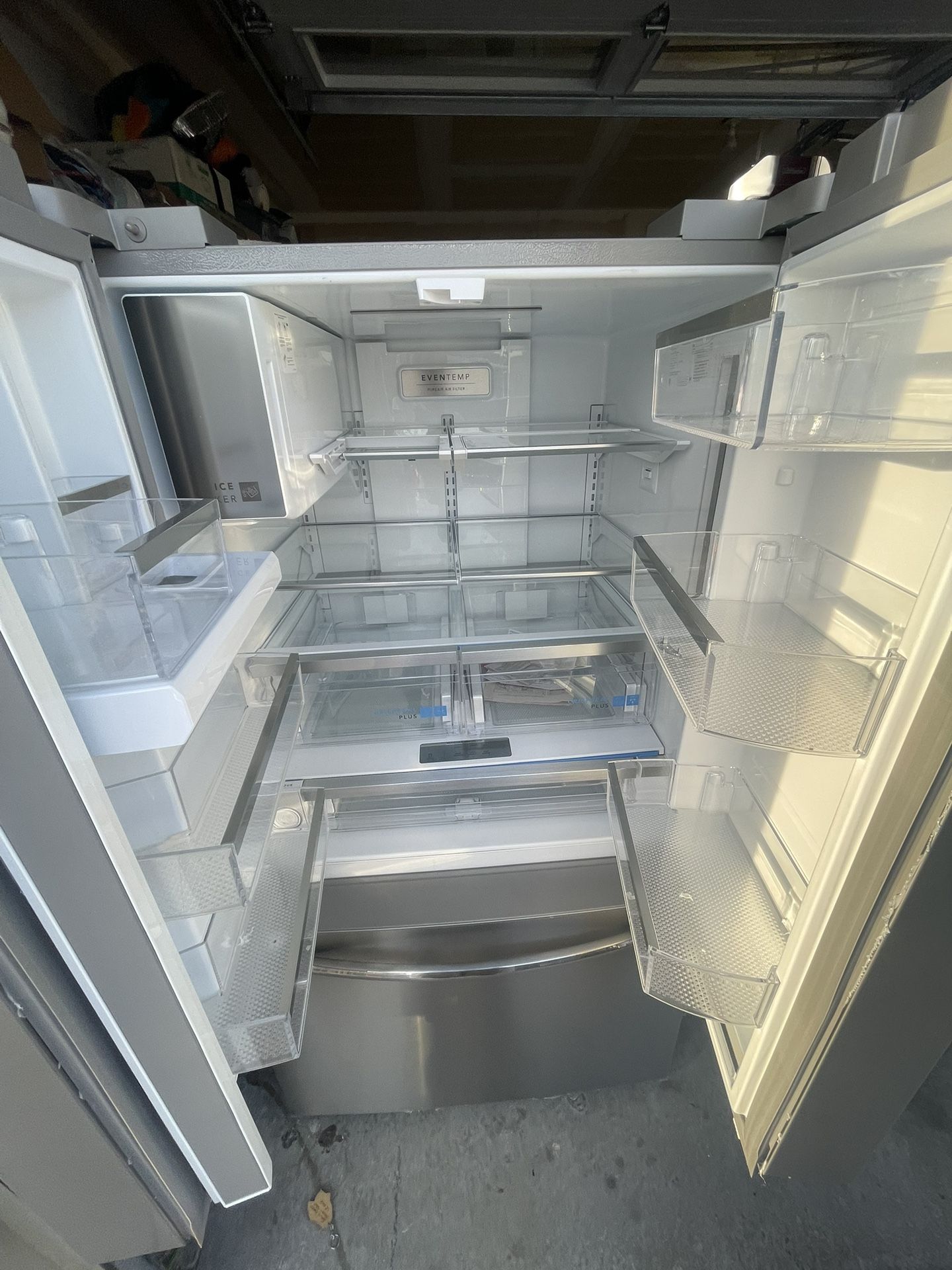 New Frigidaire Refrigerator 27.8 Cu