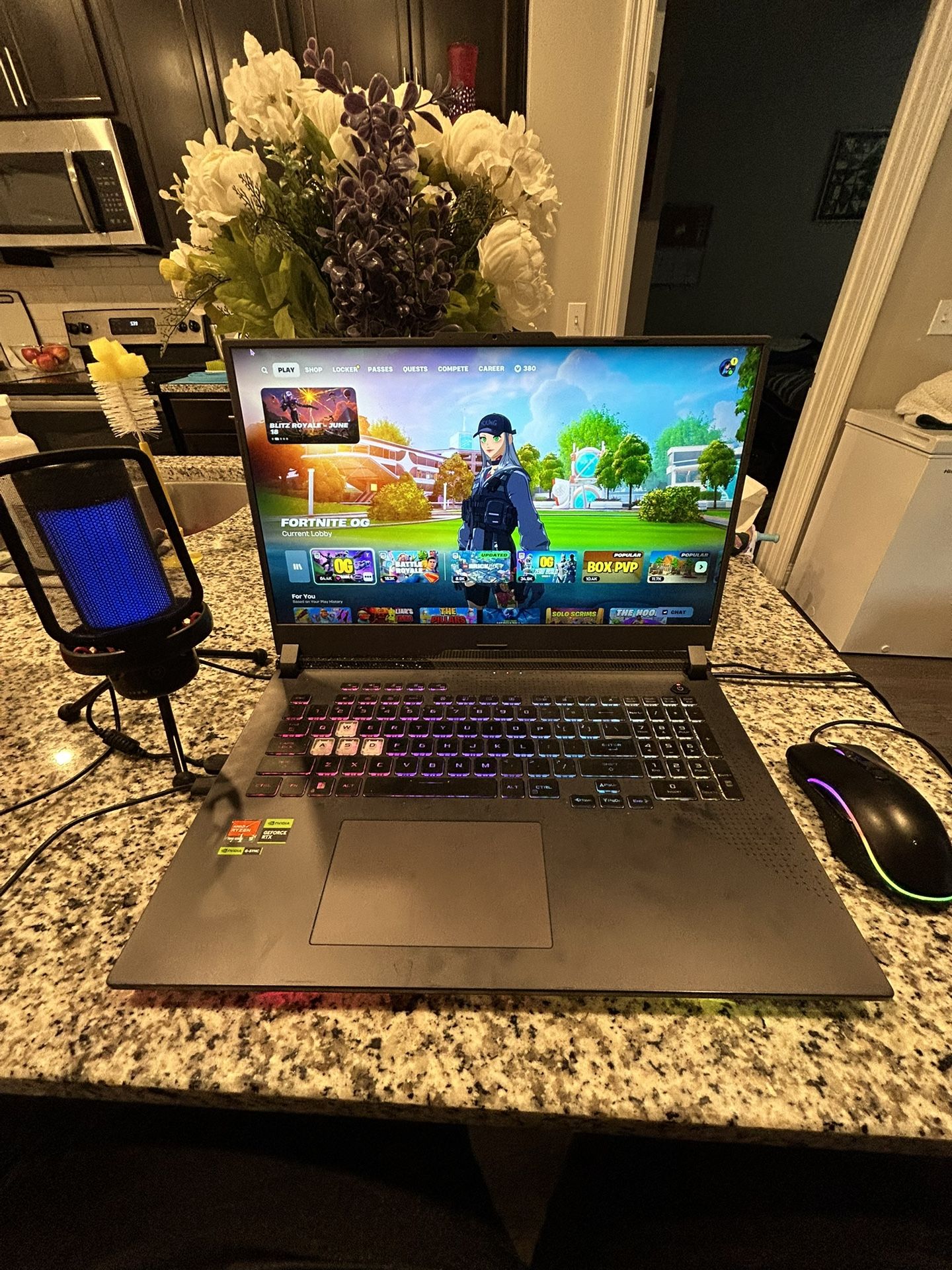 ROG Strix Gaming Laptop Barely Used like new