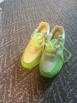 Nike Air Max 1’s vibrant Green  size 8