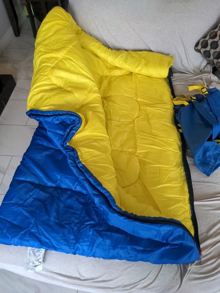 Coleman Sleeping Bag Used Excellent Condition.