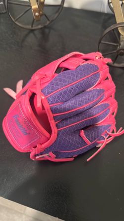 Franklin toddler baseball catching glove