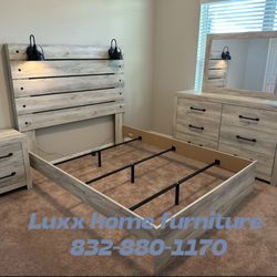 Brand New Bedroom Set Queen King Financing Available 