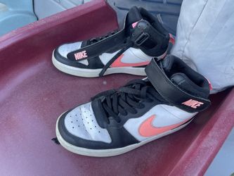 Nike kids size 5 youth