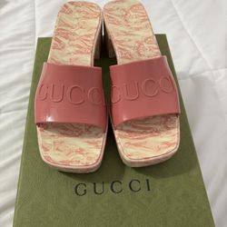 Gucci Shiny Rubber Wild Rose Sandals / Size 34