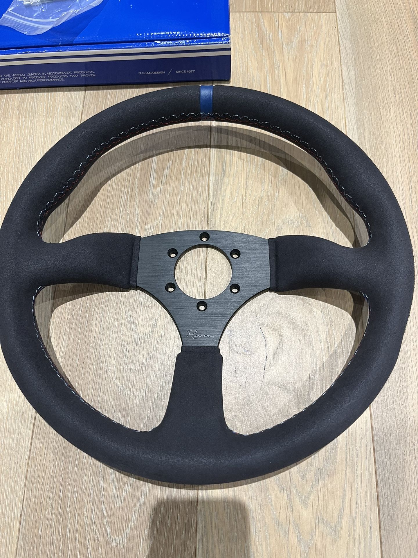 Like new 350mm Renown 130R Steering Wheel 