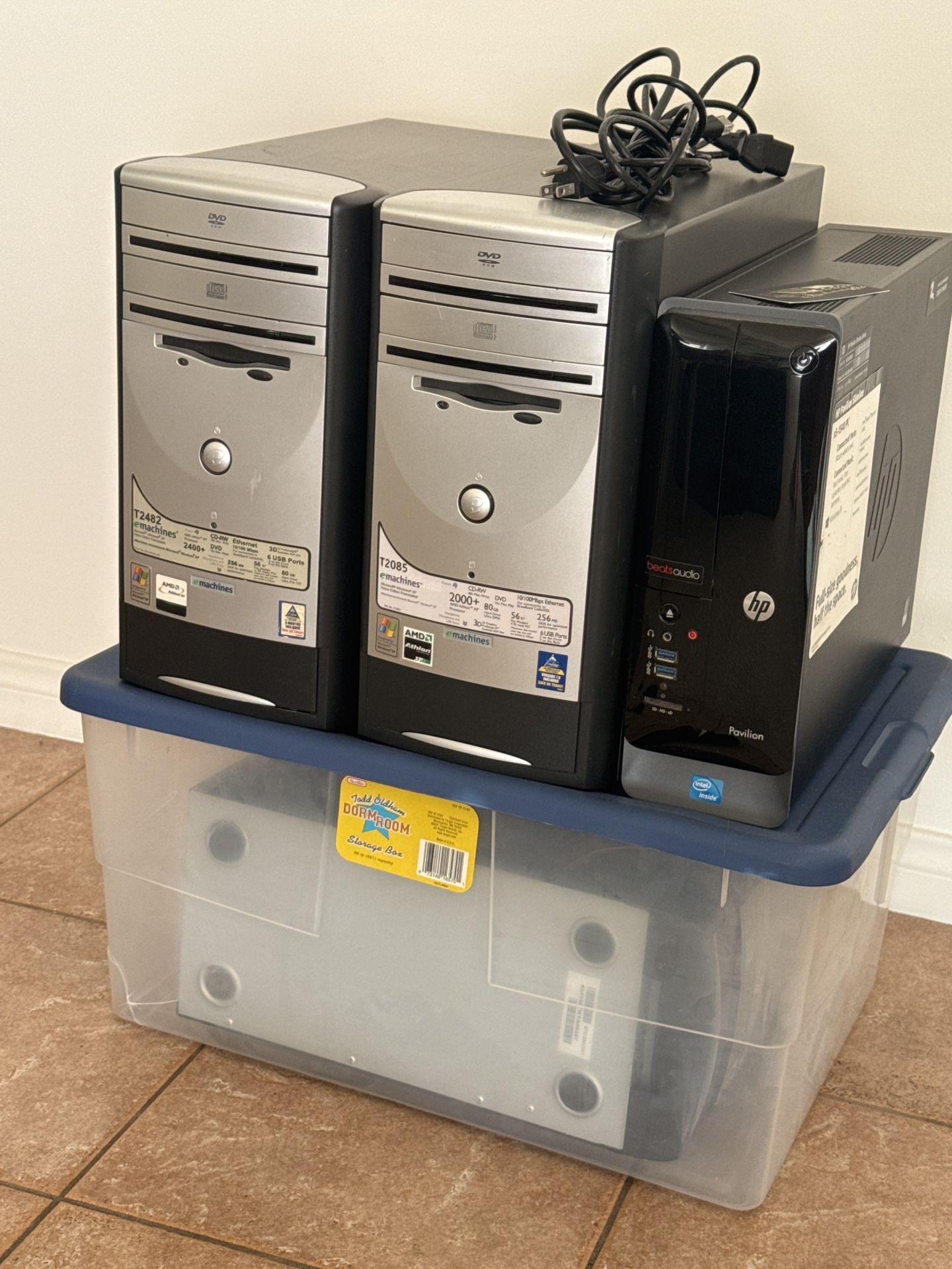 Lot of 4 Desktop PCs β 2 Working + 2 for Parts β HP & eMachines β Cheap Bundle