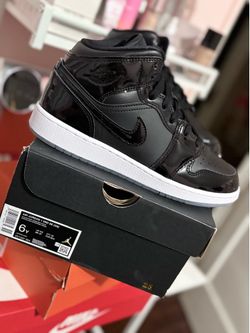 AIR JORDAN 1 MID SE