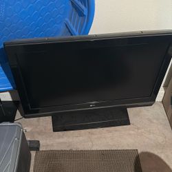 40” TV