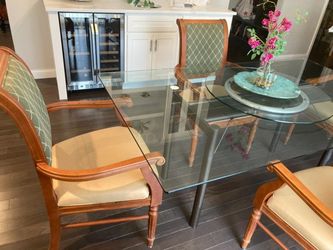 4 Dining Chairs