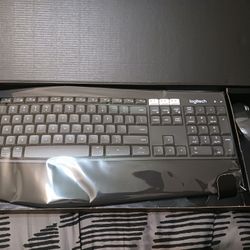 Logitech Bluetooth Keyboard With Mouse