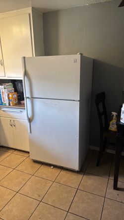 White Kenmore Refrigerator