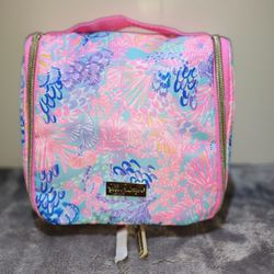  Lilly Pulitzer hanging travel case