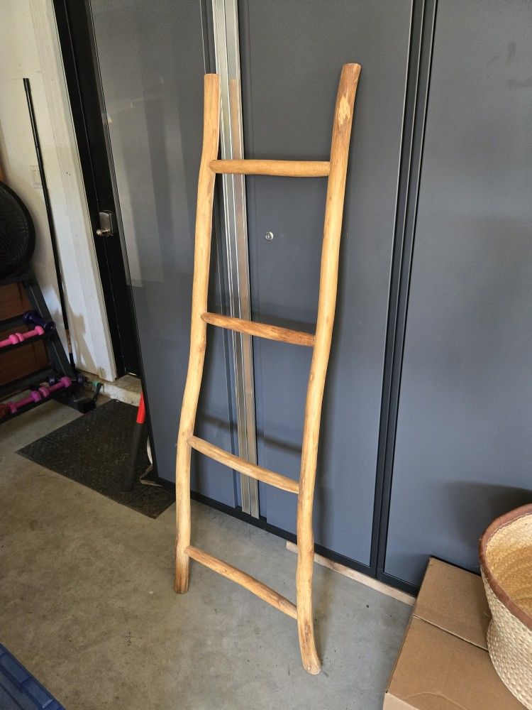 BLANKET LADDERS